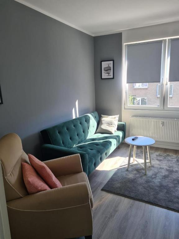 City-apartment, Zentral, & Netflix
